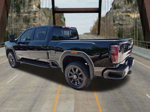 New 2026 GMC Sierra 2500 AT4 w/ AT4 Premium Plus Package AWD/4WD image 8