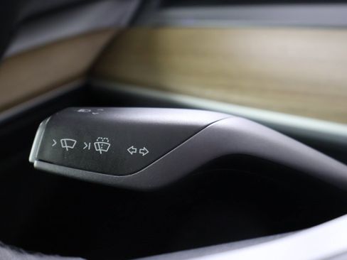 Used 2023 Tesla Model 3 Standard Range image 42