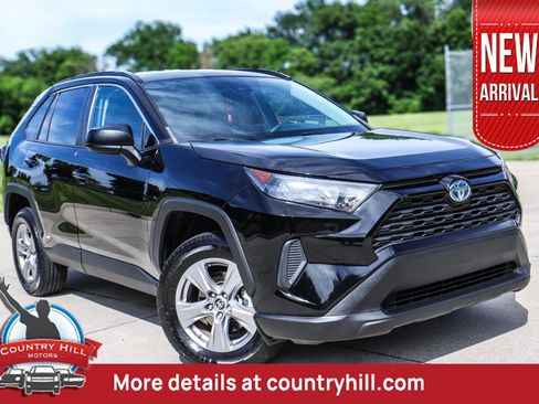 Used 2022 Toyota RAV4 LE AWD/4WD image 1