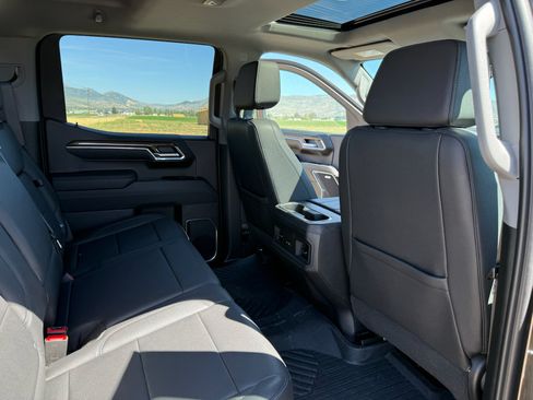 Used 2023 Chevrolet Silverado 1500 LT Trail Boss w/ Convenience Package II AWD/4WD image 37