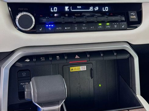 Used 2023 Toyota Sequoia Capstone image 16