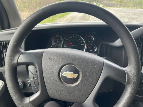 Used 2013 Chevrolet Express 3500 RWD image 7