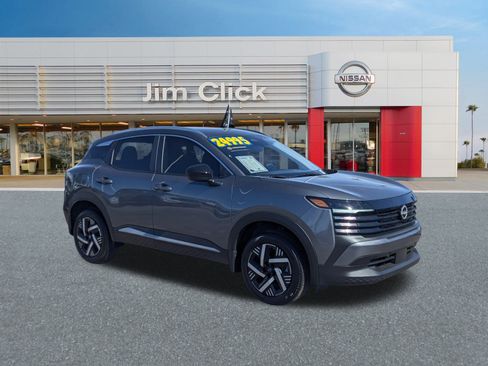 Used 2026 Nissan Kicks SV image 1