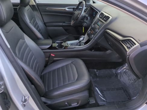 Used 2016 Ford Fusion SE w/ Equipment Group 202A image 21