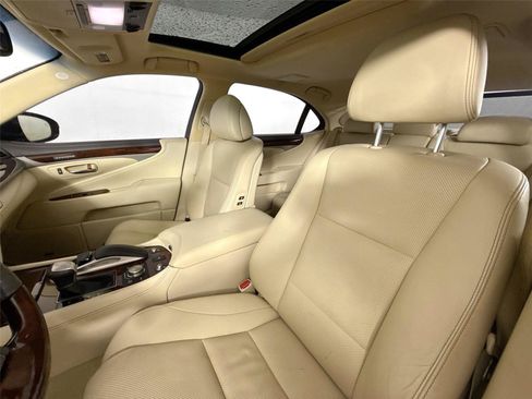 Used 2017 Lexus LS 460 L RWD image 3