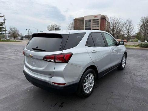 Used 2022 Chevrolet Equinox LS AWD/4WD image 7