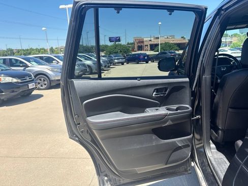 Certified 2021 Honda Pilot Black Edition image 38