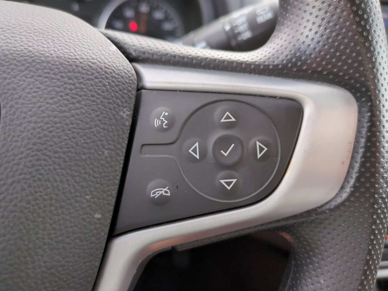Used 2024 GMC Terrain SLE AWD/4WD image 24