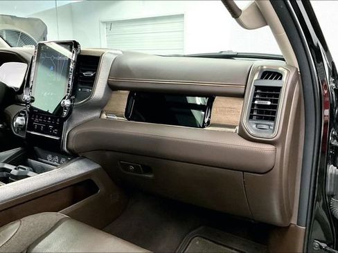 Used 2025 RAM 1500 Limited AWD/4WD image 19