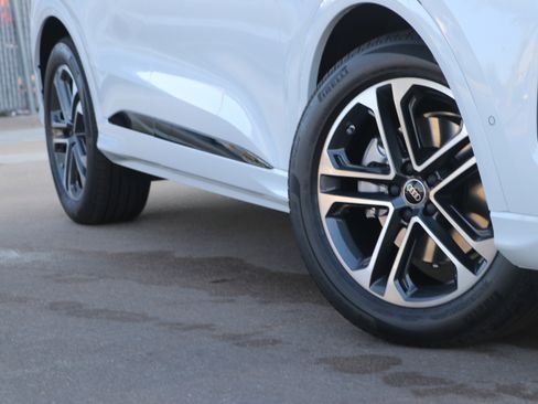 New 2025 Audi Q5 Premium Plus image 3