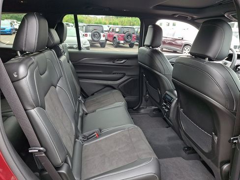 Used 2023 Jeep Grand Cherokee L Laredo AWD/4WD image 15