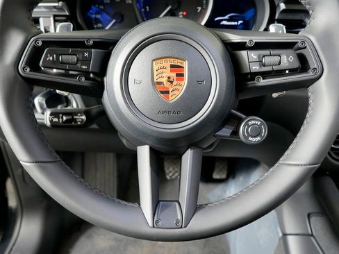 New 2026 Porsche Macan Turbo image 22