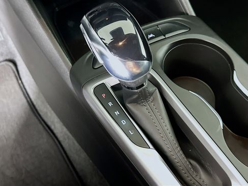 Used 2025 Buick Envista Preferred FWD image 24