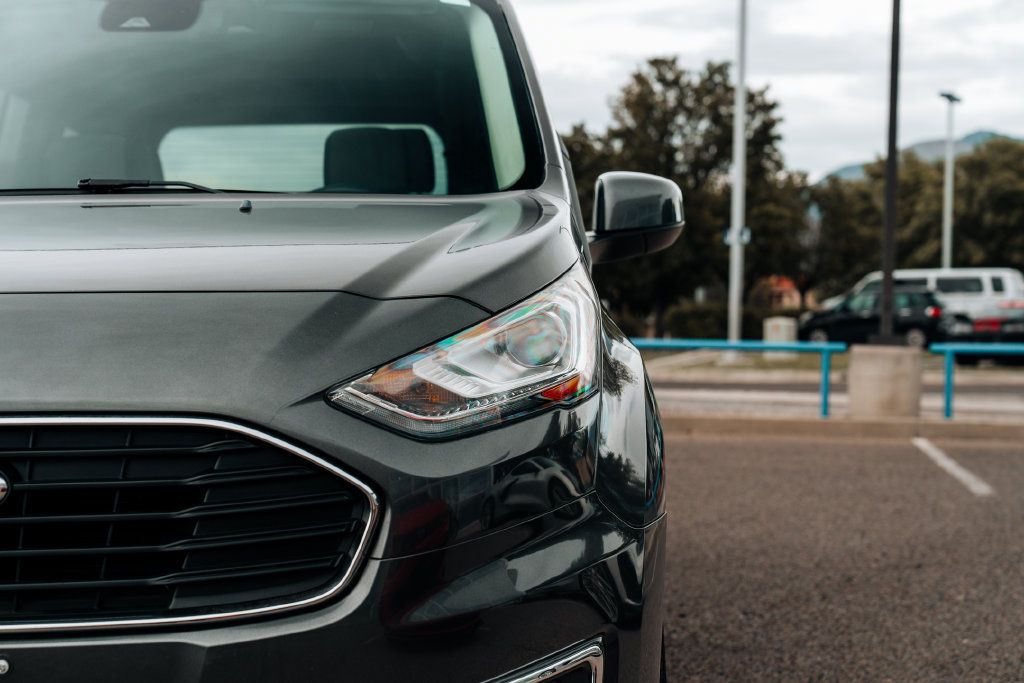 Used 2019 Ford Transit Connect Titanium w/ Titanium Premium Package FWD image 11