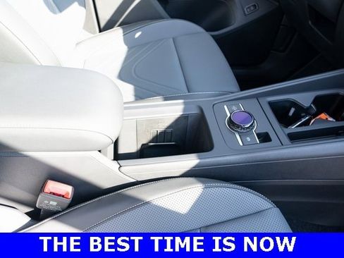 New 2025 Volkswagen Tiguan SE image 43