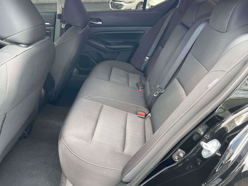 Used 2022 Nissan Altima 2.5 SV FWD image 15
