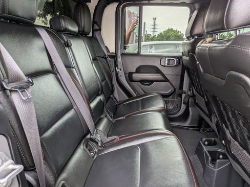 Used 2021 Jeep Gladiator Rubicon AWD/4WD image 13