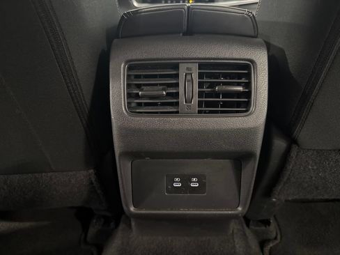 Used 2024 Nissan Rogue SV AWD/4WD image 37