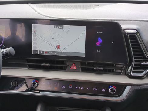 Certified 2023 Kia Sportage EX FWD image 18