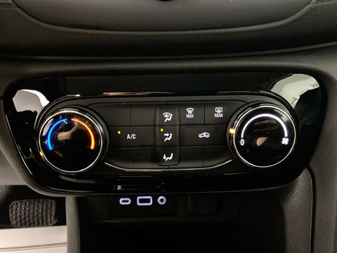 Certified 2023 Buick Encore GX Preferred FWD image 18