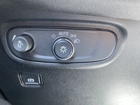 Used 2018 GMC Terrain SLE w/ Driver Convenience Package FWD image 34