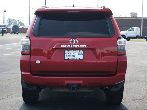 Used 2020 Toyota 4Runner SR5 AWD/4WD image 3