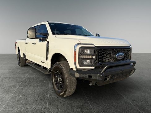 Used 2023 Ford F250 XL w/ STX Appearance Package AWD/4WD image 9