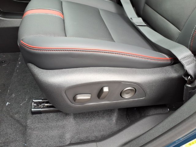 New 2027 Chevrolet Traverse RS w/ LPO, Floor Liner Package AWD/4WD image 7