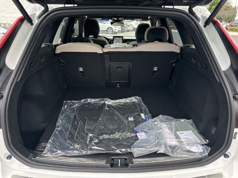 Used 2026 Volvo XC60 B5 Plus w/ Climate Package AWD/4WD image 18