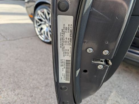 Used 2014 Dodge Challenger SXT image 24