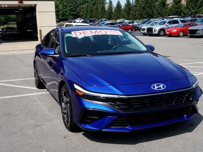 Used 2024 Hyundai Elantra SEL w/ Convenience Package