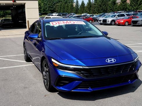 Used 2024 Hyundai Elantra SEL w/ Convenience Package image 1