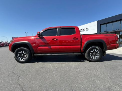 Used 2017 Toyota Tacoma TRD Off-Road AWD/4WD image 6