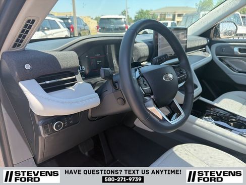 Used 2025 Ford Explorer Platinum w/ Ultimate Package AWD/4WD image 19
