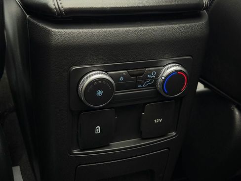 Certified 2022 Ford Explorer XLT w/ Equipment Group 202A image 38