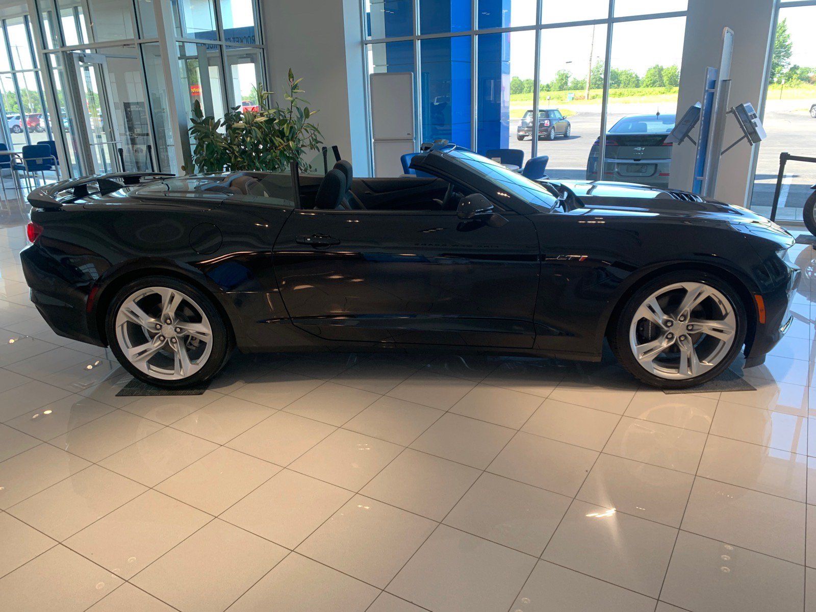 Used 2023 Chevrolet Camaro LT w/ Technology Package RWD image 3