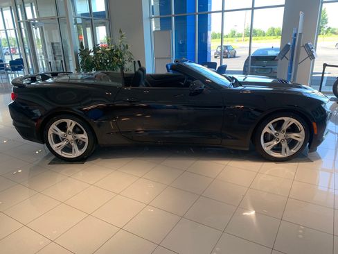 Used 2023 Chevrolet Camaro LT w/ Technology Package RWD image 3