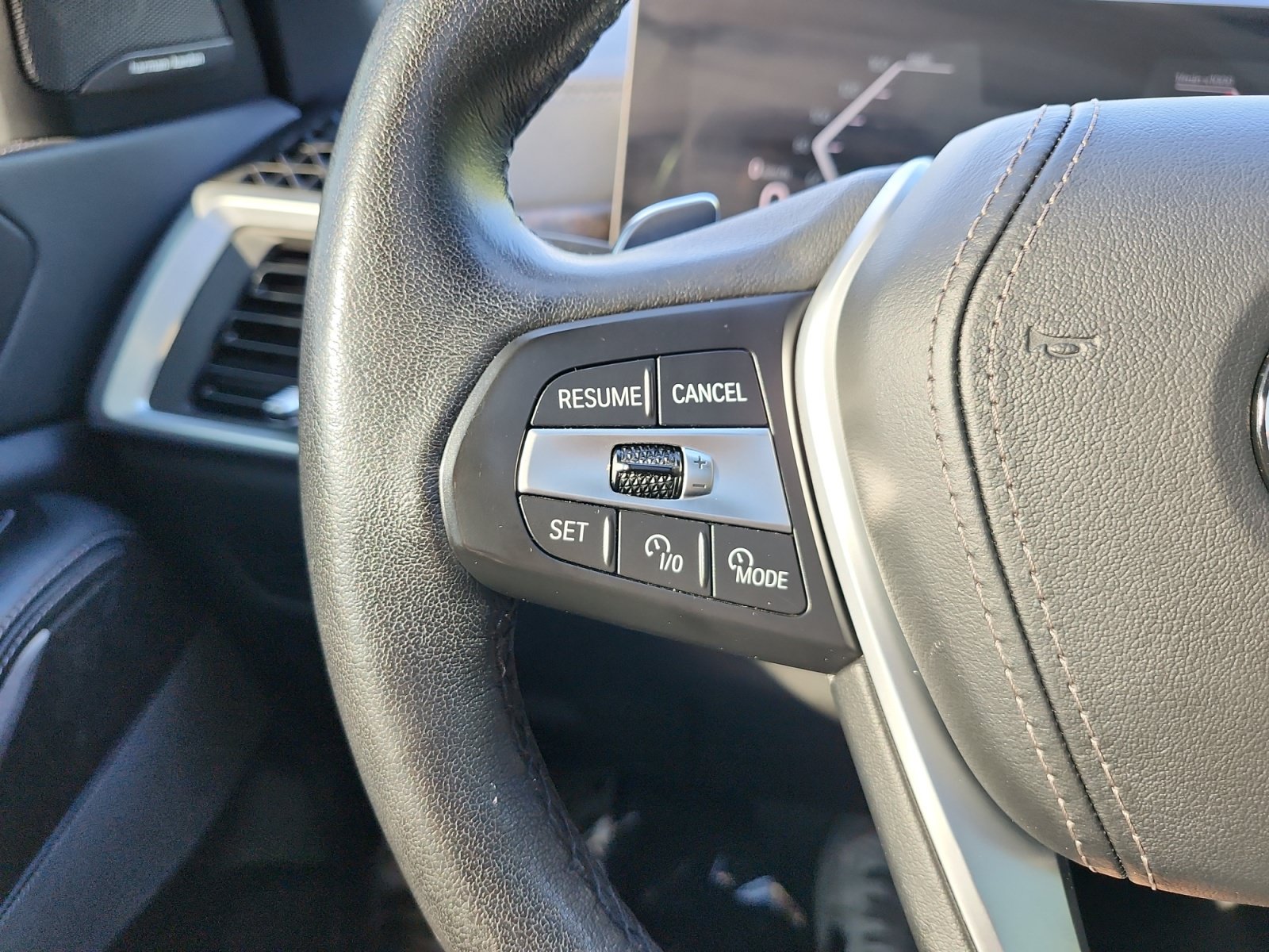 Used 2024 BMW X5 xDrive40i AWD/4WD image 27