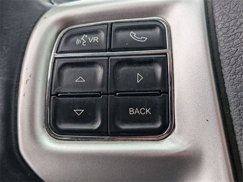 Used 2014 Chrysler Town & Country Touring image 16