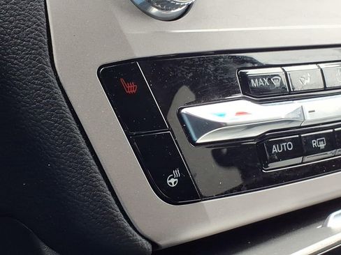 Used 2024 Ford Explorer XLT w/ Equipment Group 202A image 3