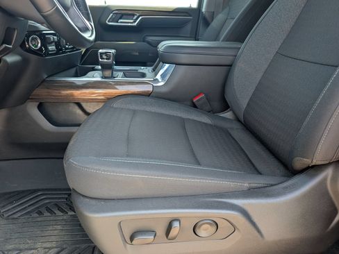 Used 2025 Chevrolet Silverado 1500 LT AWD/4WD image 7