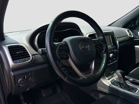 Used 2021 Jeep Grand Cherokee Laredo AWD/4WD image 9