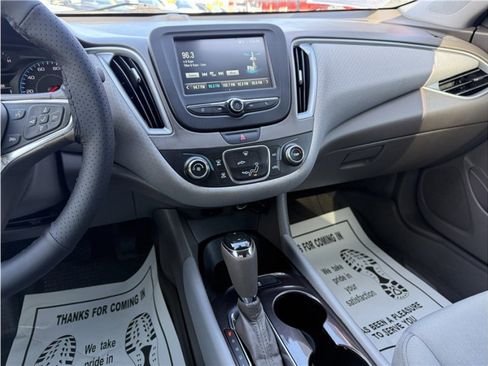 Used 2018 Chevrolet Malibu LS image 36