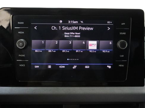 Used 2025 Volkswagen Jetta SE image 19