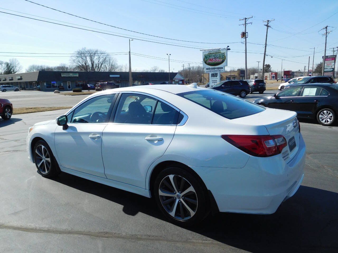 Used 2017 Subaru Legacy 2.5i Limited AWD/4WD image 3
