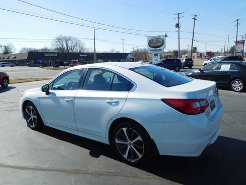 Used 2017 Subaru Legacy 2.5i Limited AWD/4WD image 3