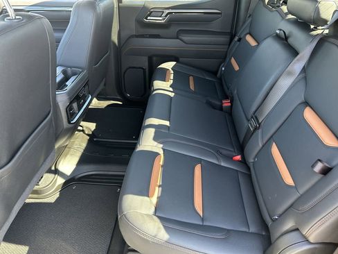 Used 2025 GMC Sierra 1500 AT4 w/ Technology Package image 25