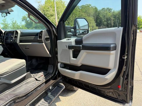 Used 2017 Ford F250 XL w/ Power Equipment Group AWD/4WD image 20