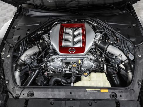 Used 2013 Nissan GT-R Premium AWD/4WD image 22