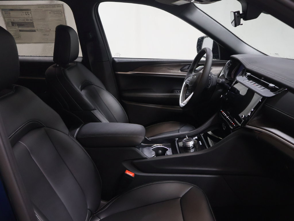 New 2027 Jeep Grand Cherokee Limited AWD/4WD image 17